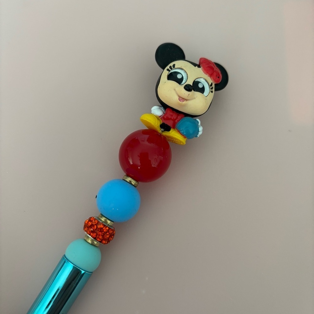 Disney Doorables: Mickey Mouse: Summer Minnie Mouse handmade beaded pen